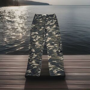 LoveGen Cargo Pants 5/28 (26x27) Green Camouflage High Rise Straight Juniors